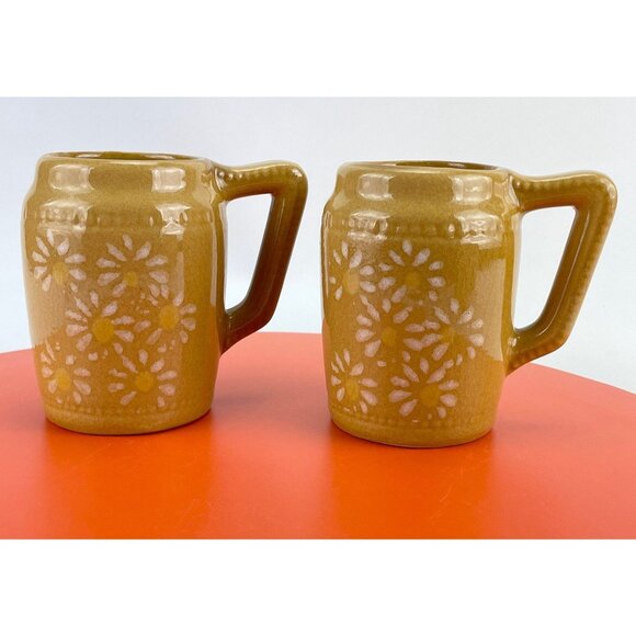 Vintage 70s coffee mugs, St Josaphat Pottery, yellow white daisies, oversized - Picture 3 of 10